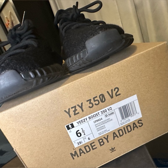 Yeezys 6.25 V2 - Picture 4 of 4